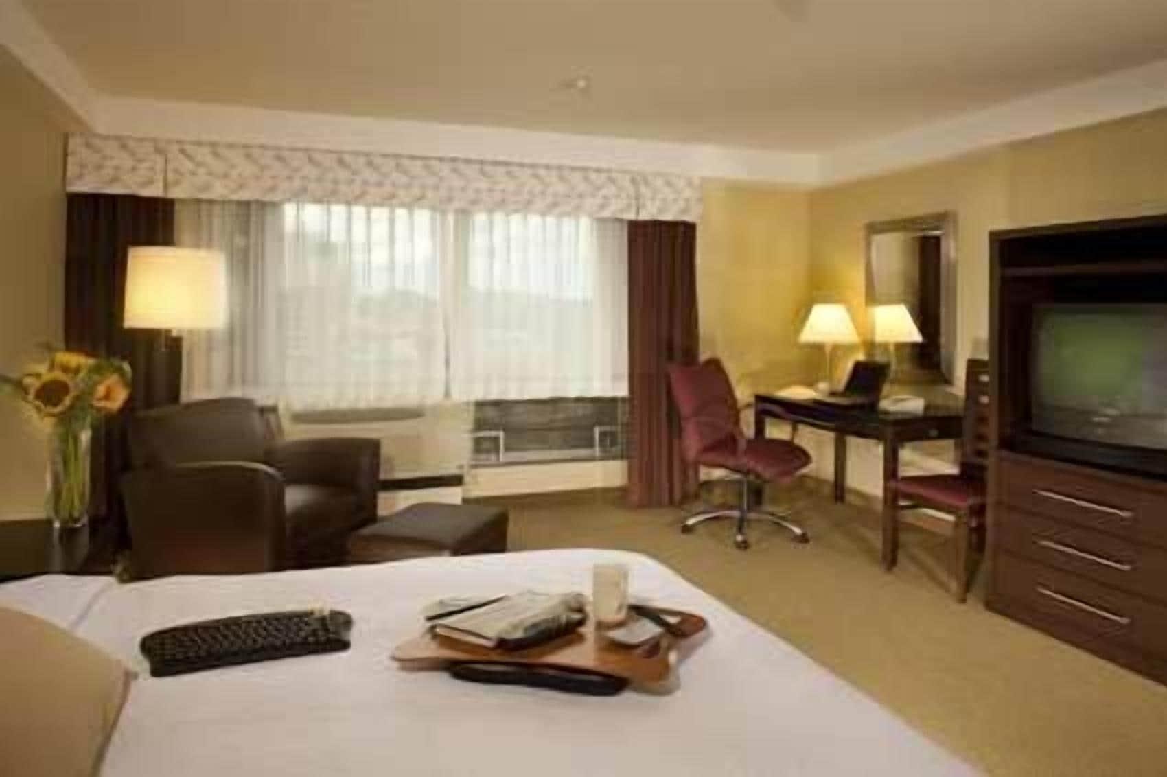 Hampton & Crosstown Center