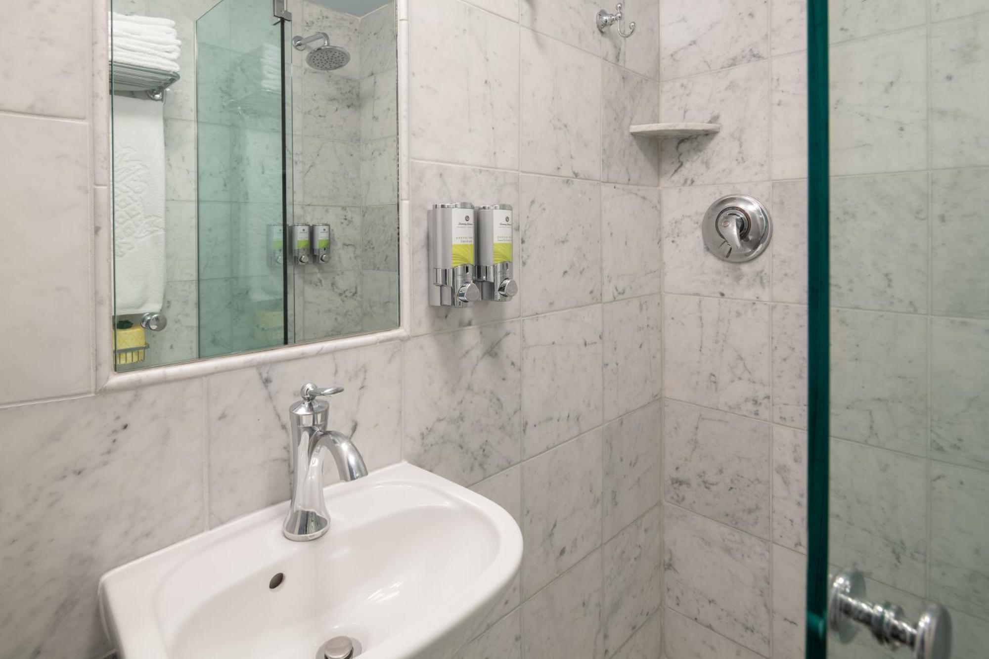 Staypineapple, A Delightful Hotel, South End 4*