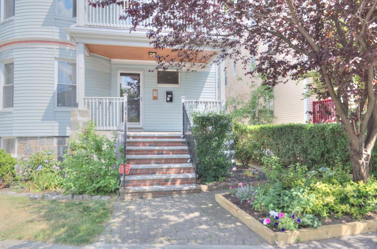 Bright & Spacious 2br Apartment, Mins From Downtown Boston, Parking Appartement *