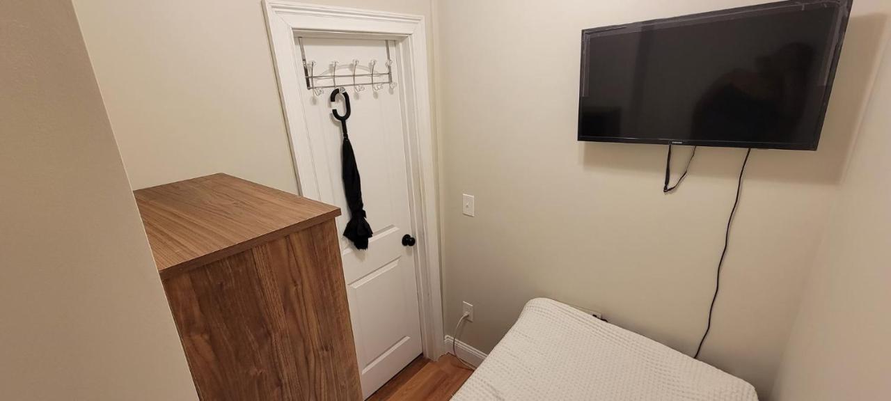 Private Bedroom Near Maison d'hôtes Boston