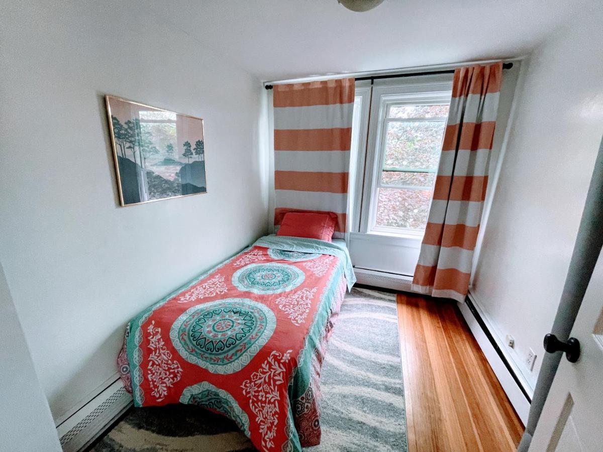 Executive Harvard Allston 3 Bedrooms 2 Baths *