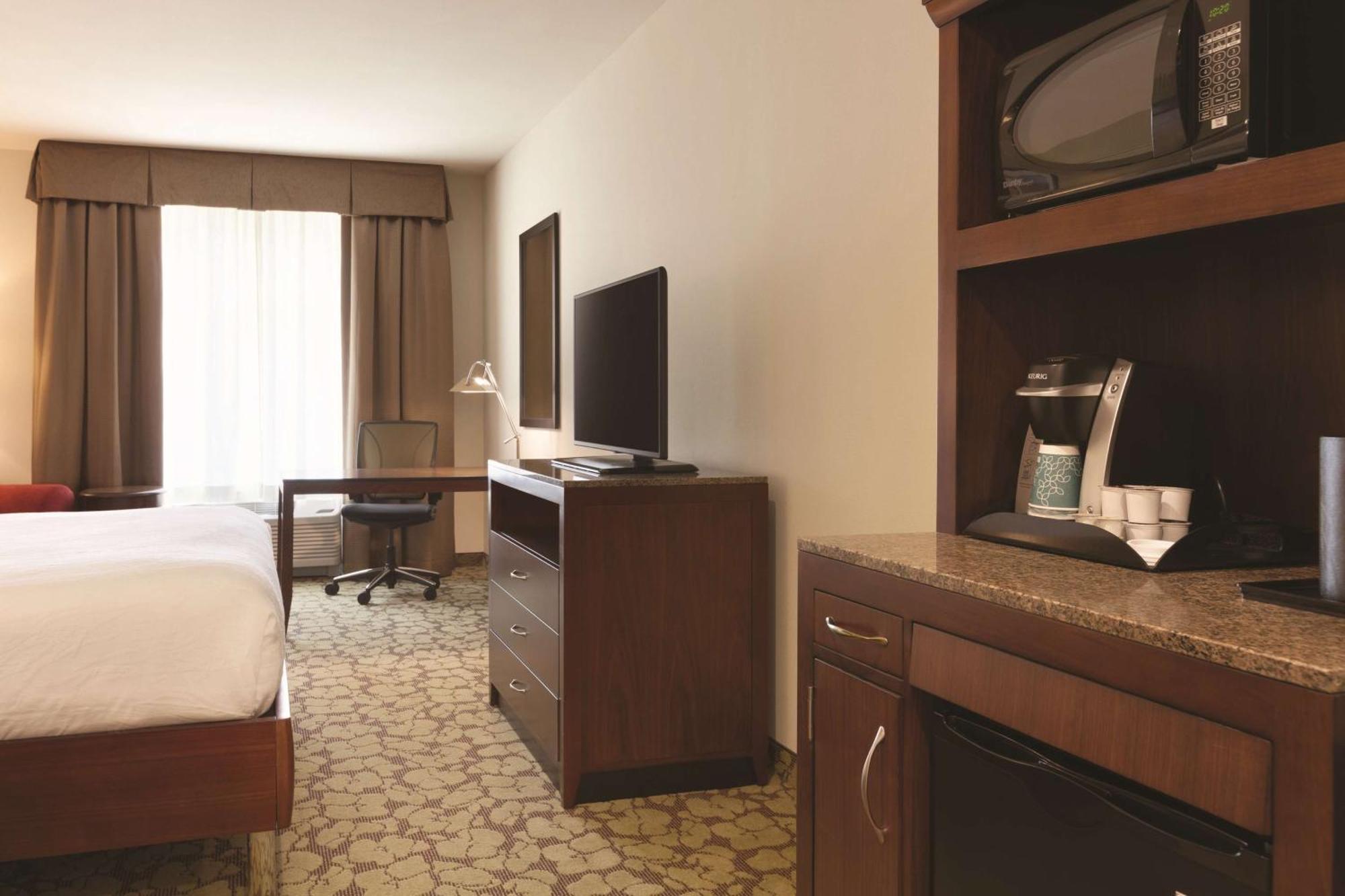 Hilton Garden Logan Airport 3* Boston