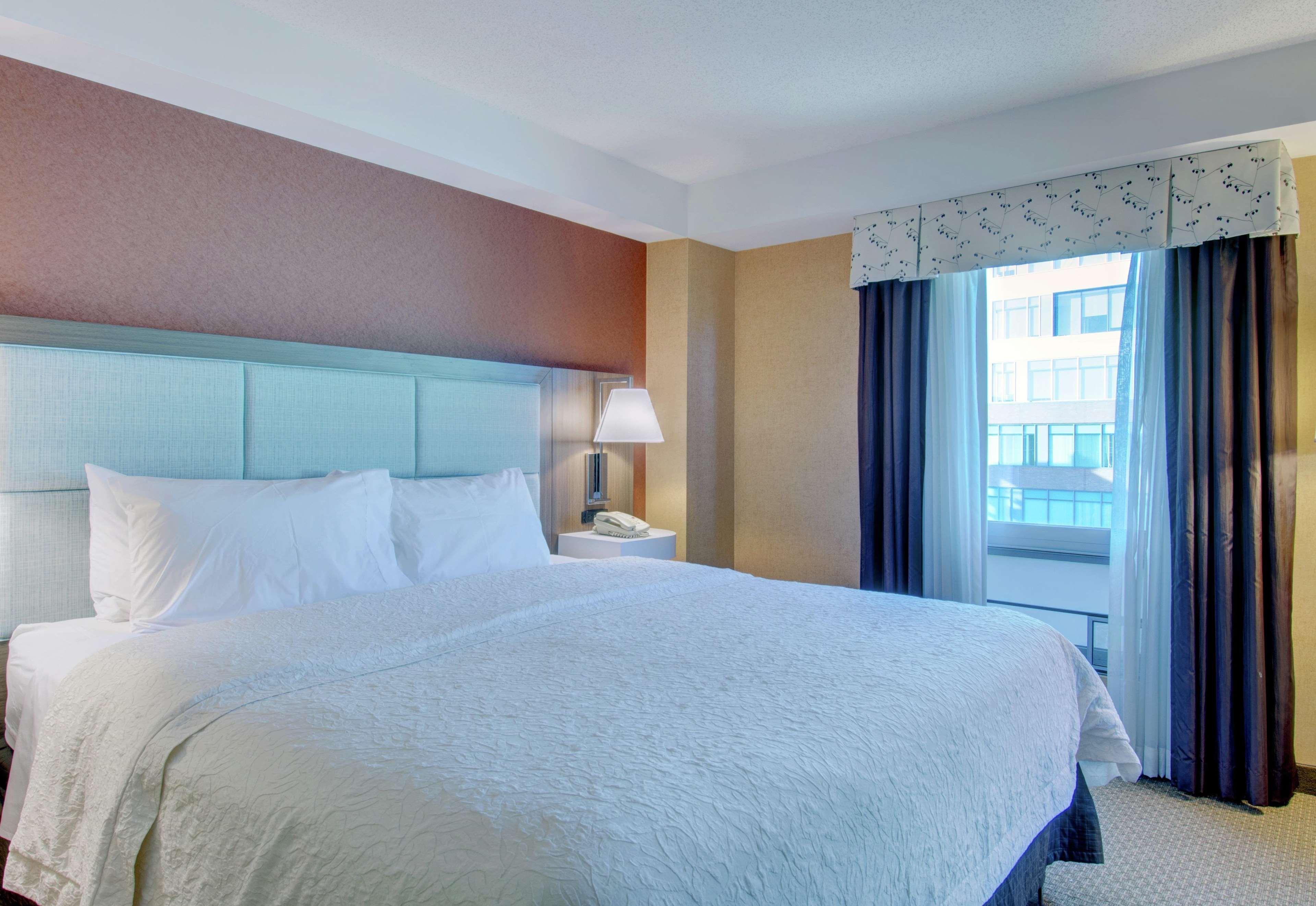 Hotel Hampton & Crosstown Center 3*