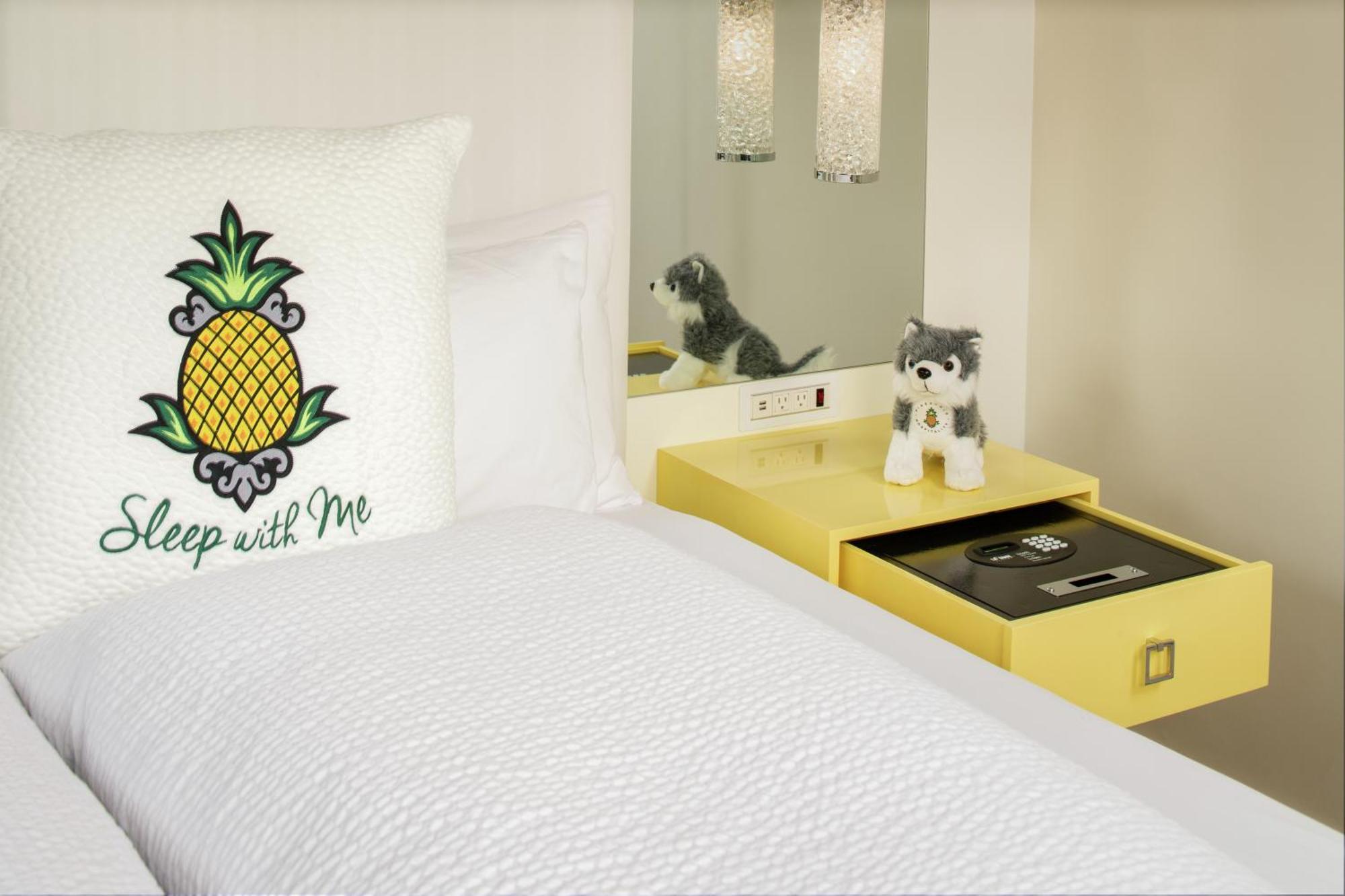 Staypineapple, A Delightful Hotel, South End 4*