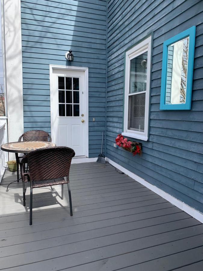 Homestay Beautiful Victorian House, Boston