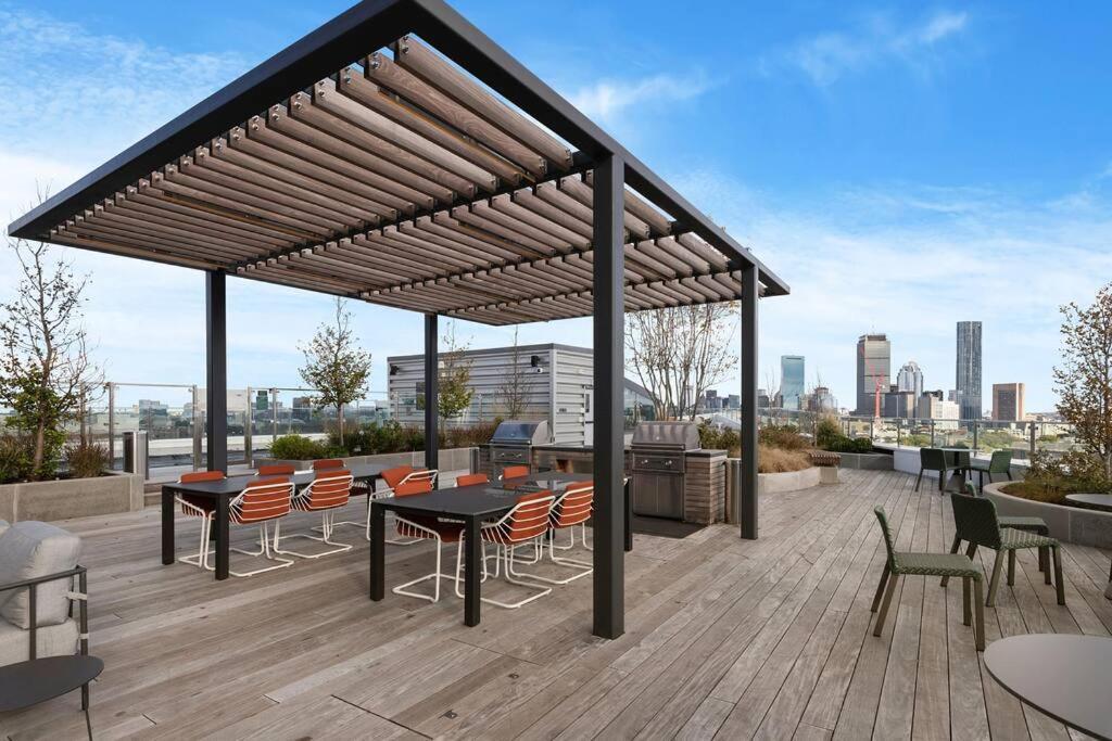 Panoramic Sanctuary - 2 Bedroom King Bed, Fenway Park