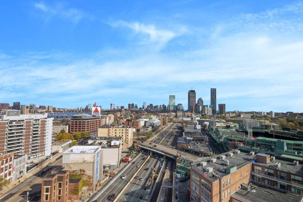 Apartment Panoramic Sanctuary - 2 Bedroom King Bed, Fenway Park
