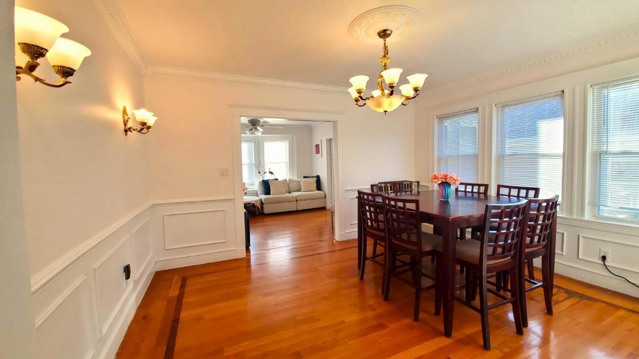 Apartamento Near Train Station Gorgeous 3-bedroom With Patios