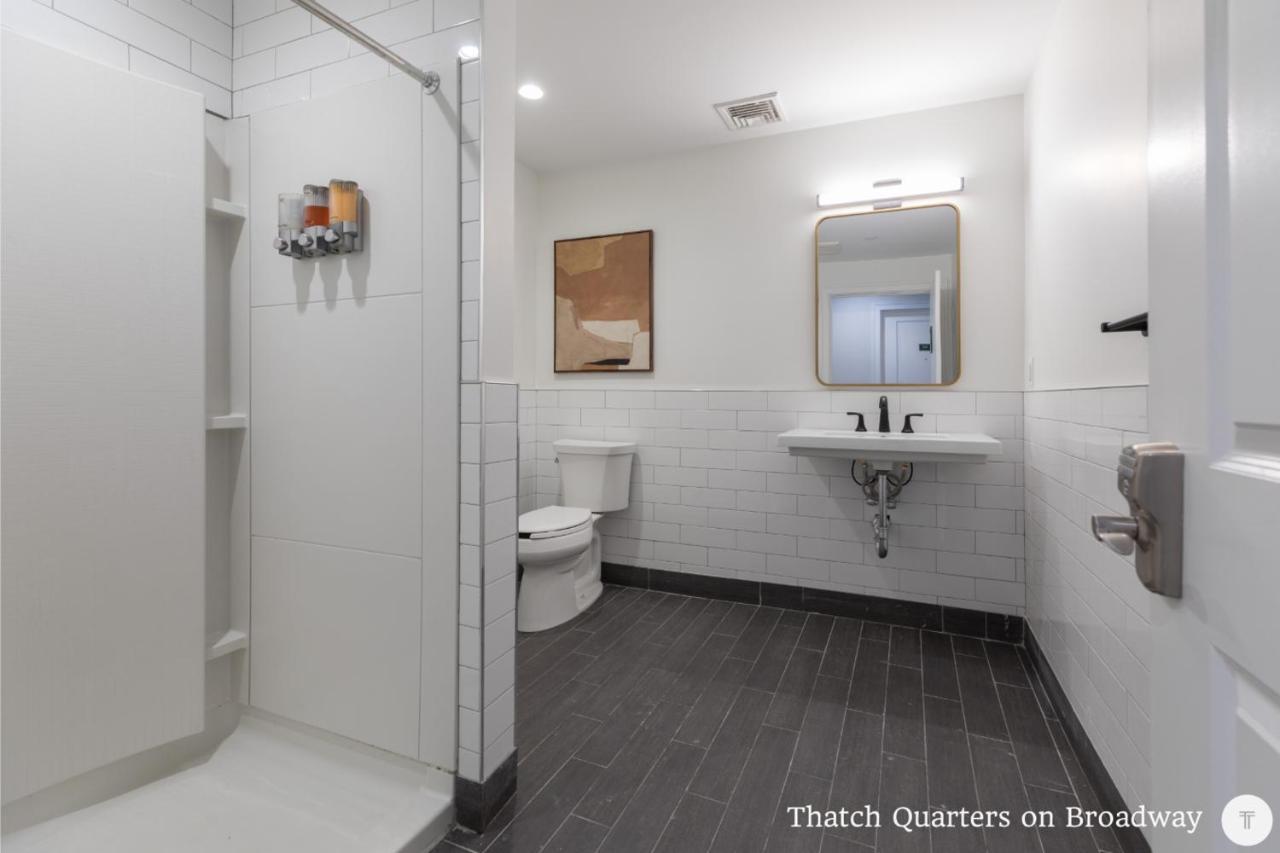 West Broadway Quarters By Thatch Apartment *