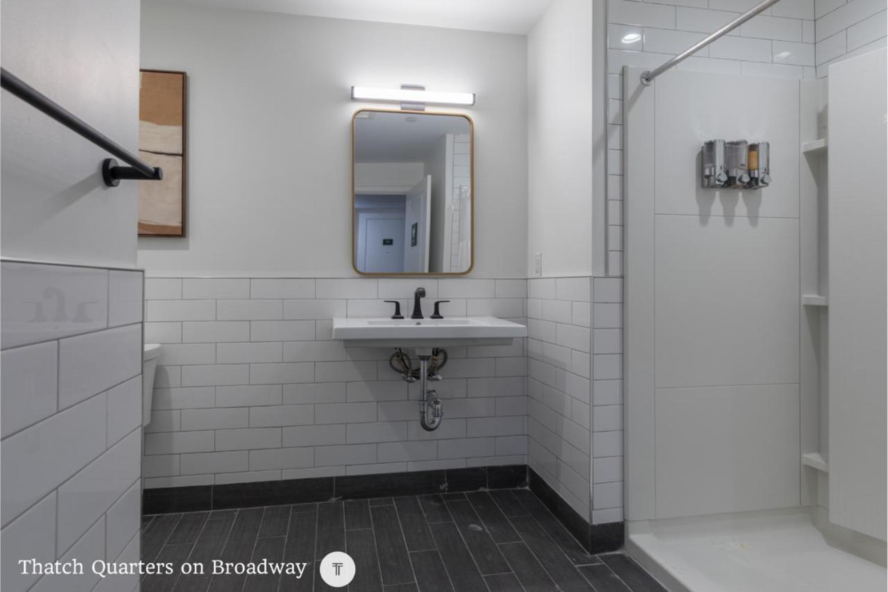 West Broadway Quarters By Thatch Apartment