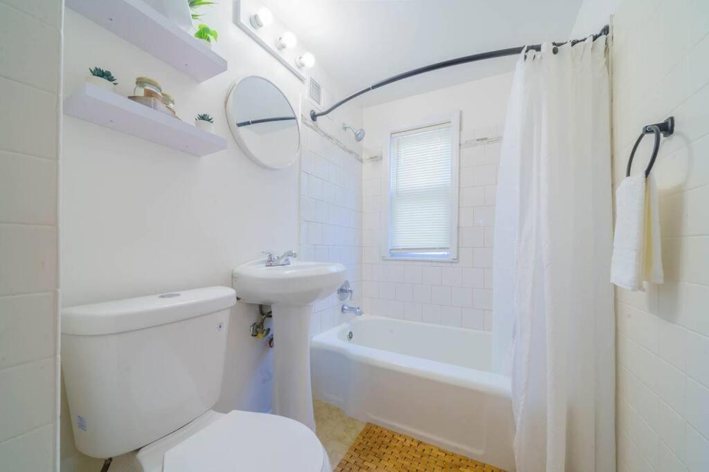 Apartment New Vanity Short- Term Rentals- Neponset Riverway