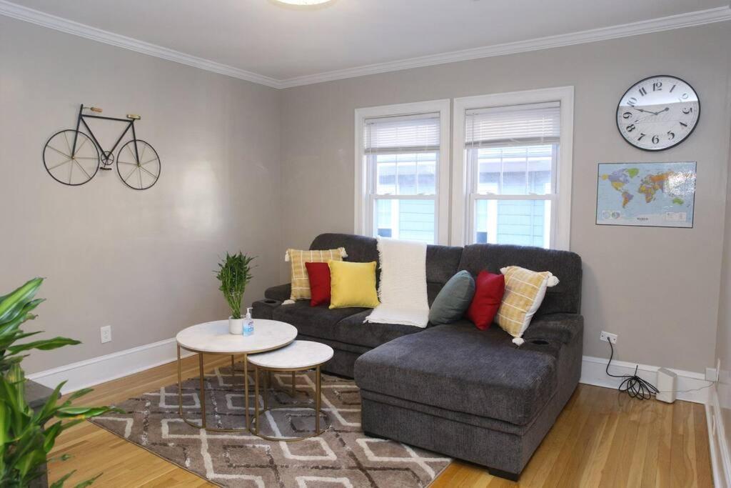 Renovated 4br3ba Escape - Near Public Transportation Apartamento *