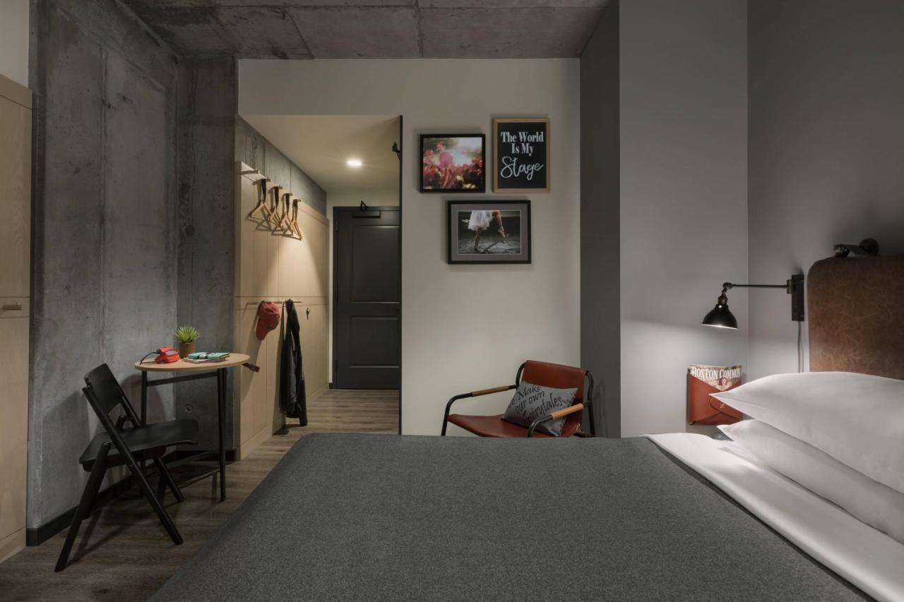 Moxy Downtown Boston