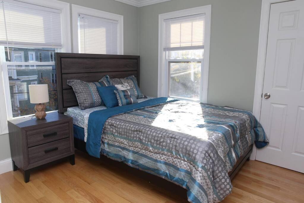 Renovated 4br3ba Escape - Near Public Transportation Apartamento Boston
