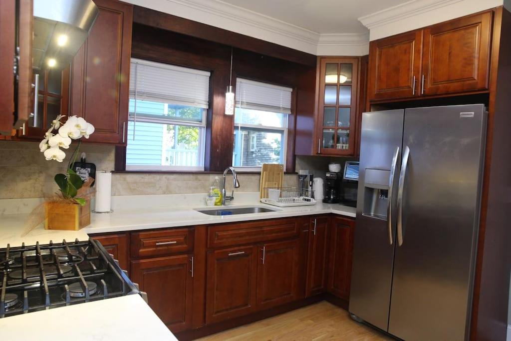 Renovated 4br3ba Escape - Near Public Transportation Apartamento Boston