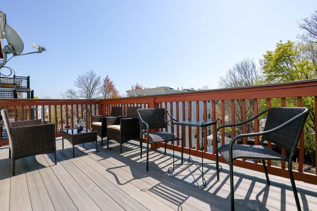 Amazing Family-friendly And Group-friendly #thebackdorch Apartamento Boston