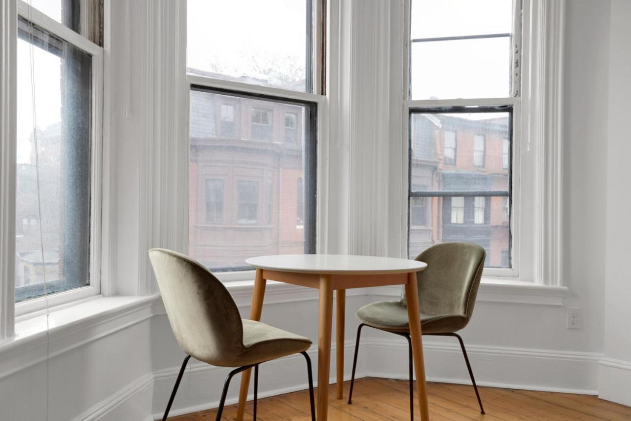 Back Bay 1br Steps From Restaurants Shopping Bos-556 * Boston