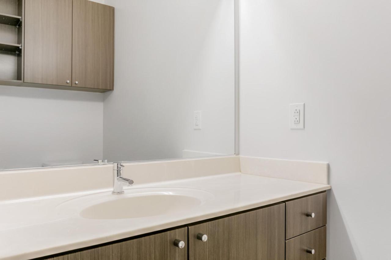 E Cambridge 2br W Gym Wd Nr Lechmere T Bos-635