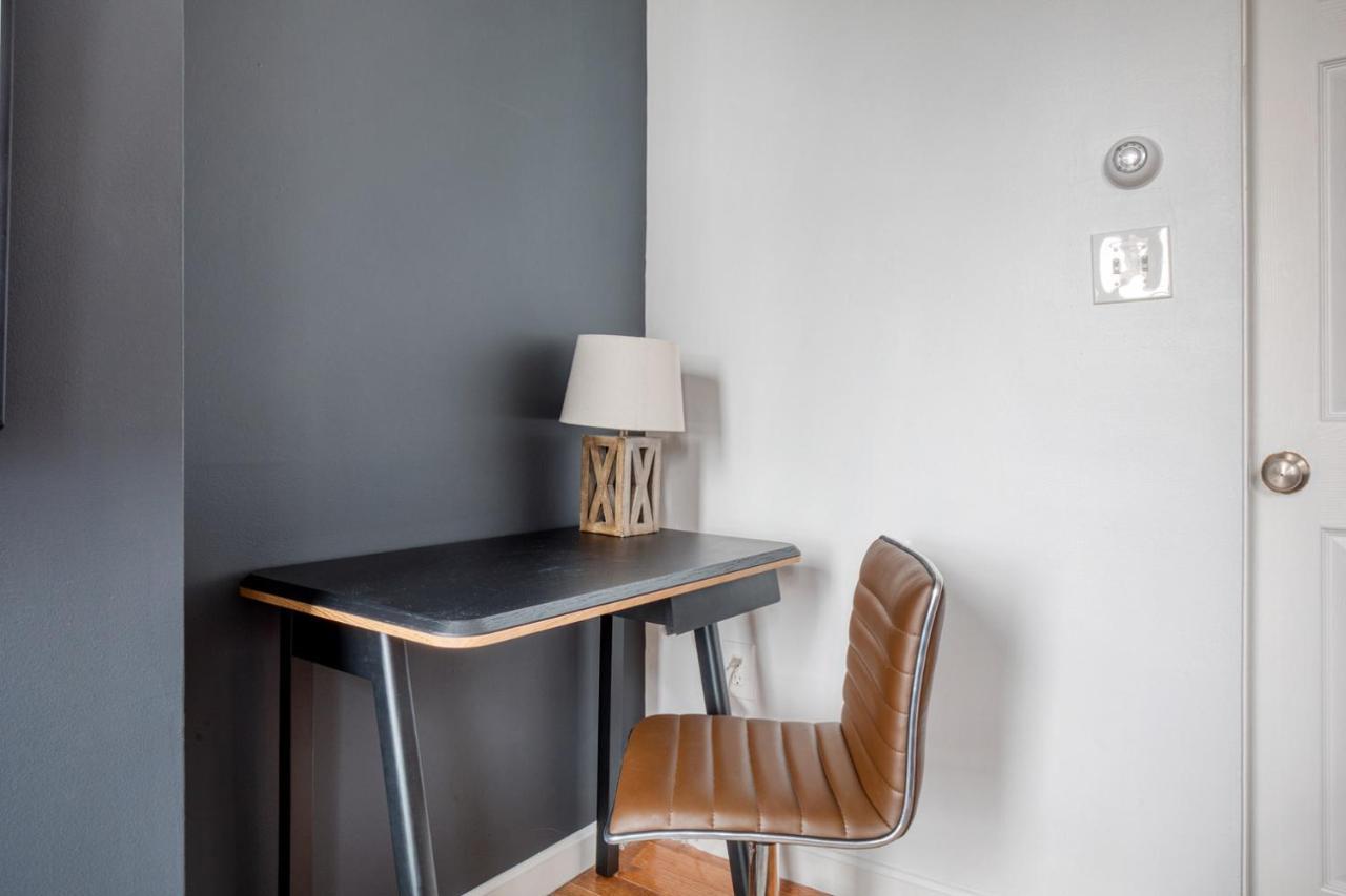 Apartment Well-located S 1br On E Broadway Bos-473