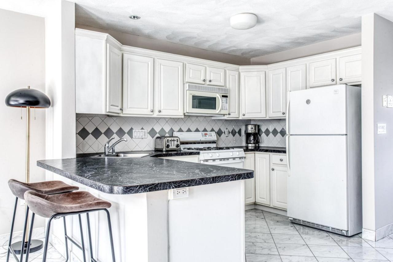 Apartment N End 2br W Balcony Rooftop On Hanover Bos-420