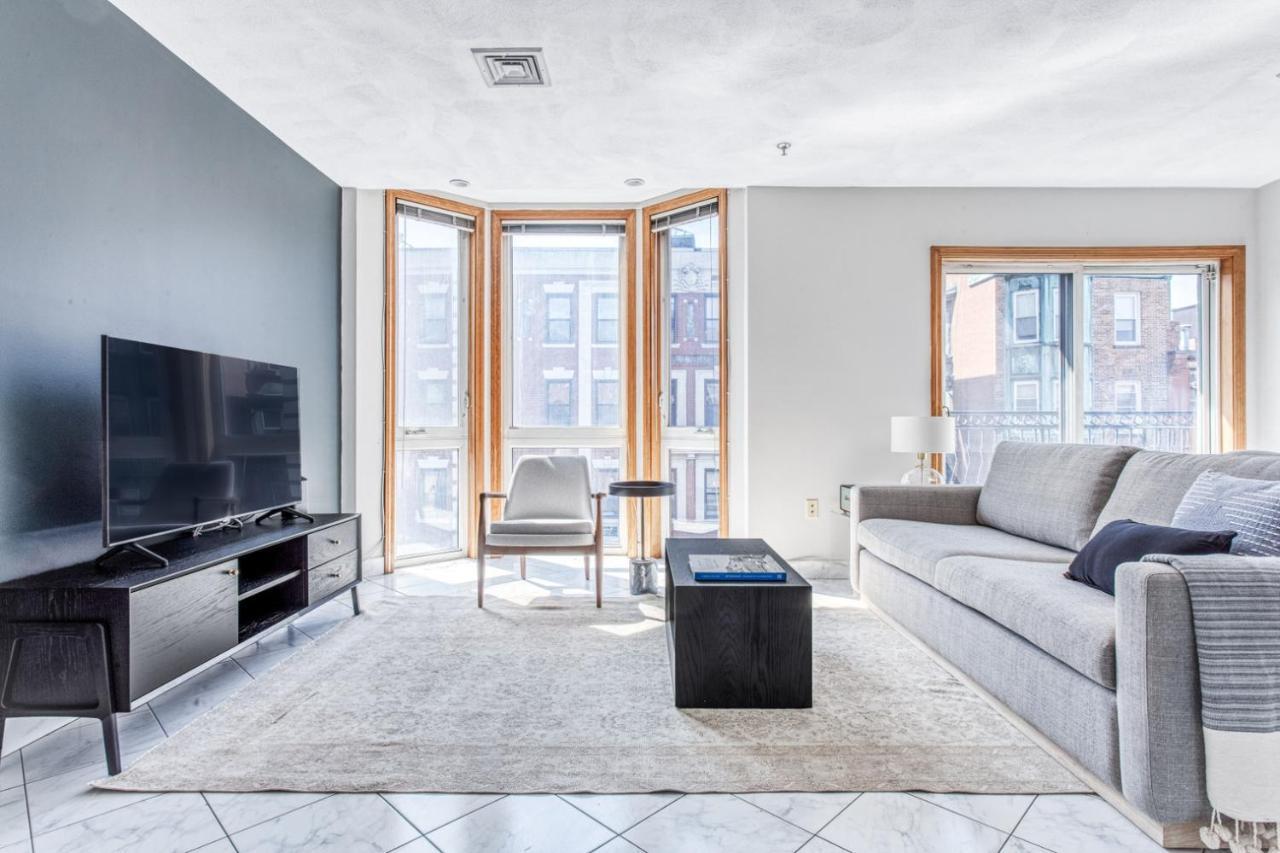 Apartment N End 2br W Balcony Rooftop On Hanover Bos-420 *