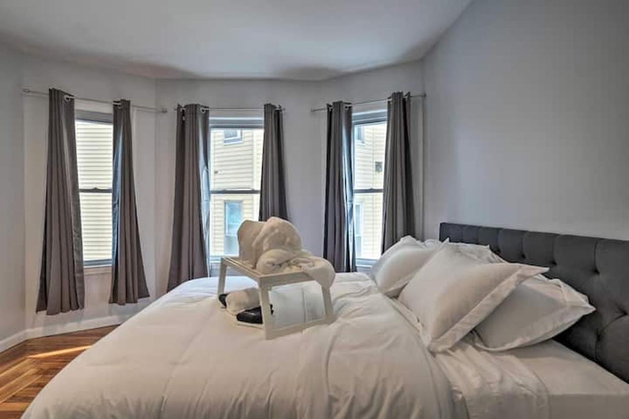 Apartamento Astonishing 4br Bright *apt With Modern Amenities!