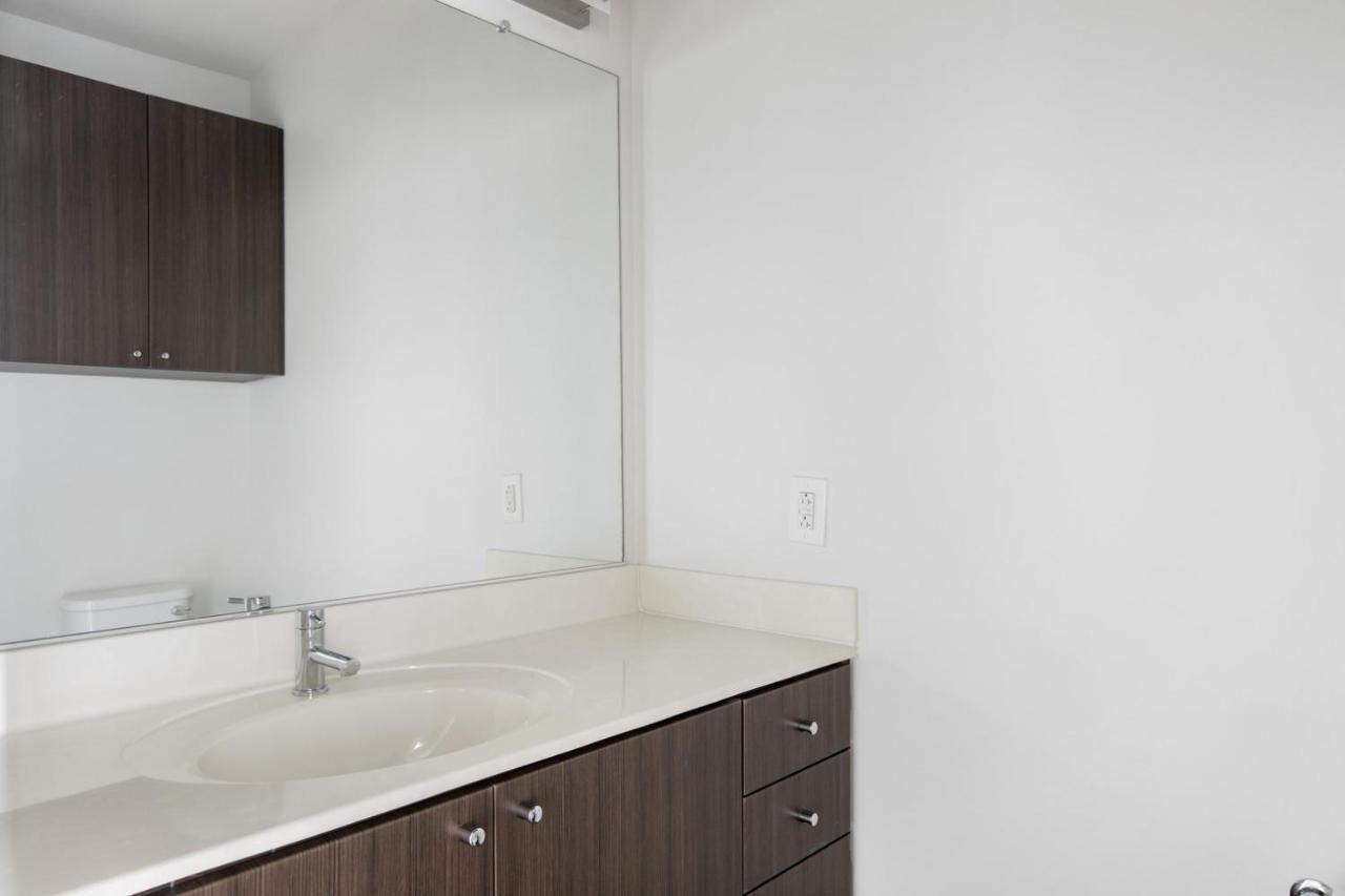 East Cambridge 2br W Gym Wd Nr Line Bos-876 Appartement