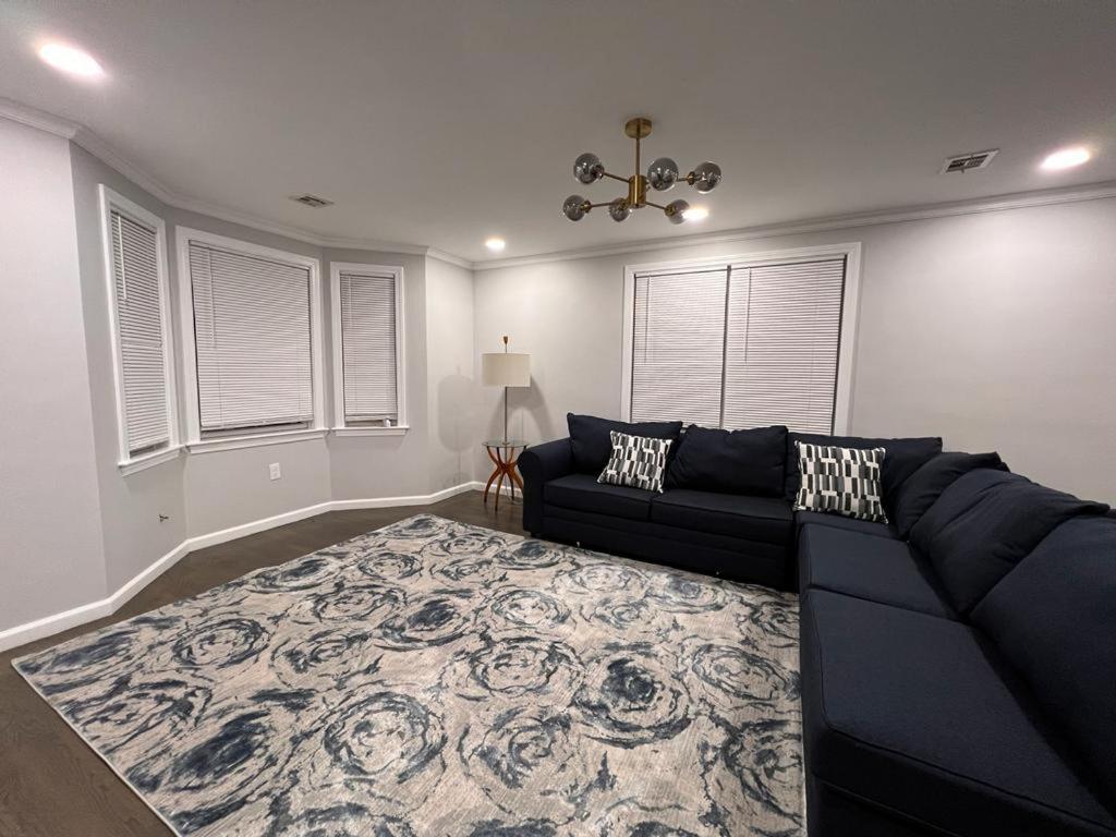 Apartment Single Family Only Long Term Of 28 Days Or Longer *