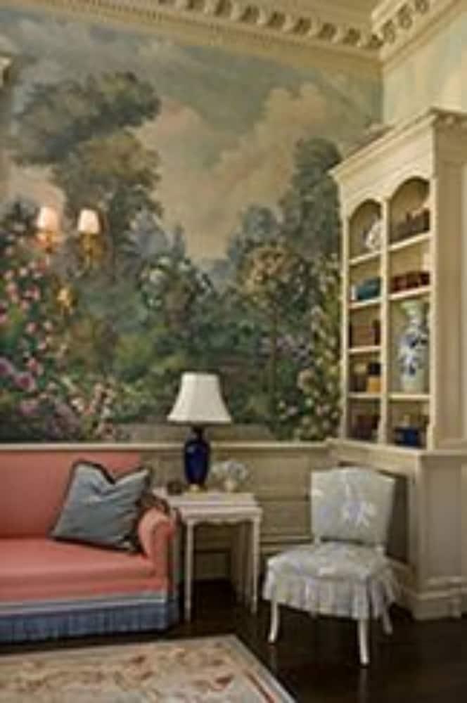 Couette-café The College Club Of 3*