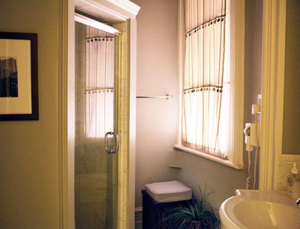 Couette-café The College Club Of