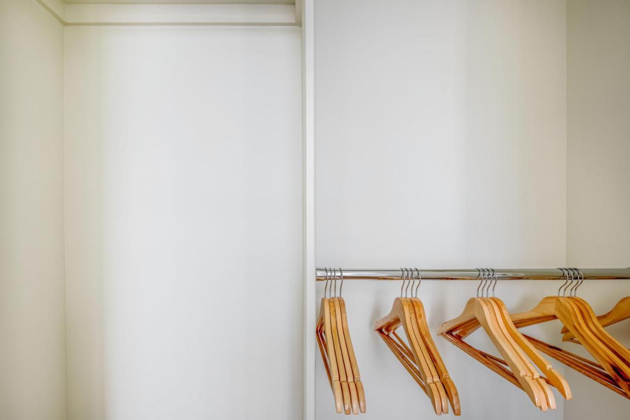 Back Bay 1br W Gym Wd Nr Dining Bos-883 Apartment