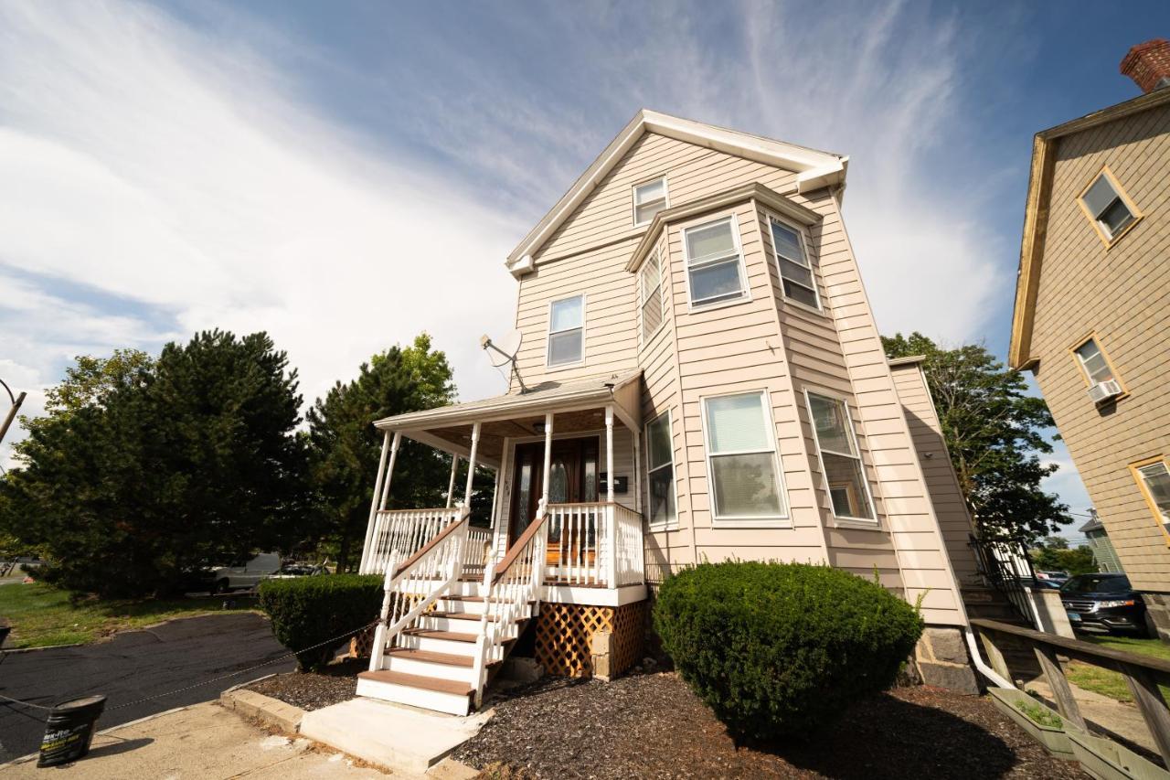 988 - 4br - Cozy Getaway Near Common