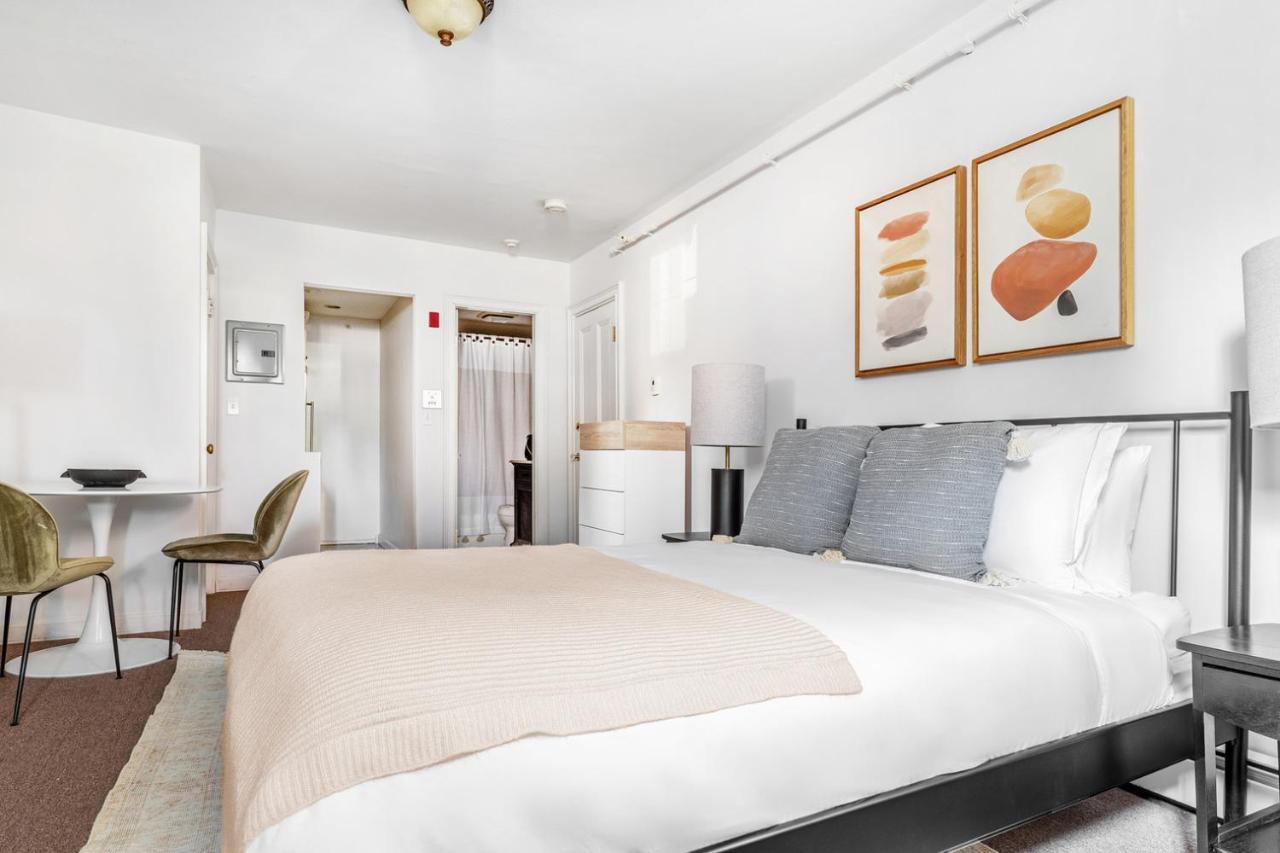 Back Bay Steps From Newbury T Bos-557