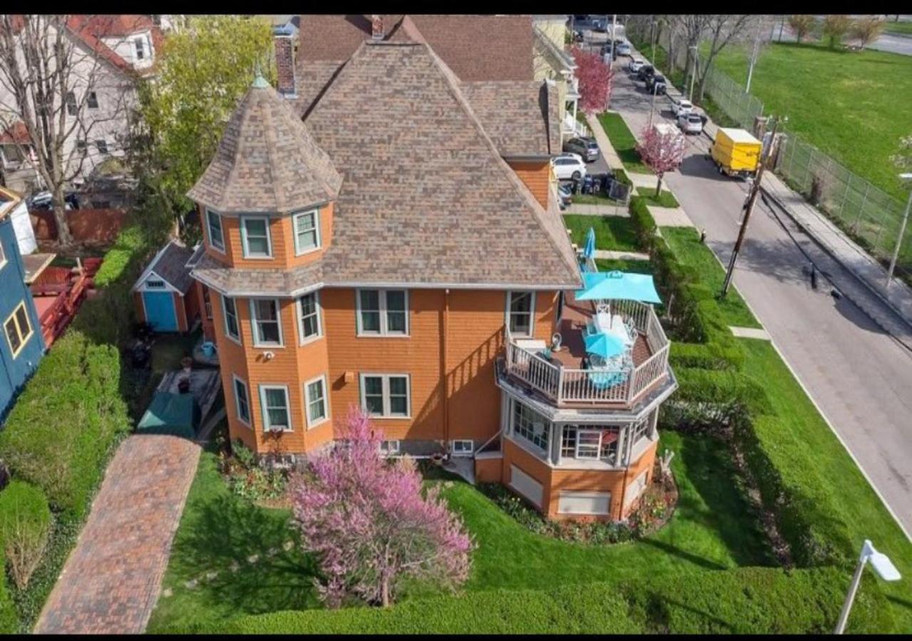 Beautiful Victorian House, Great Views, Free Parking Apartamento