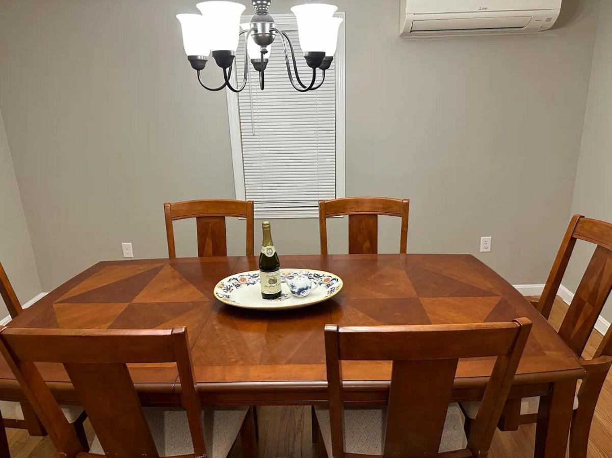 Homestay In Single Family House - Suburban Neighborhood In *