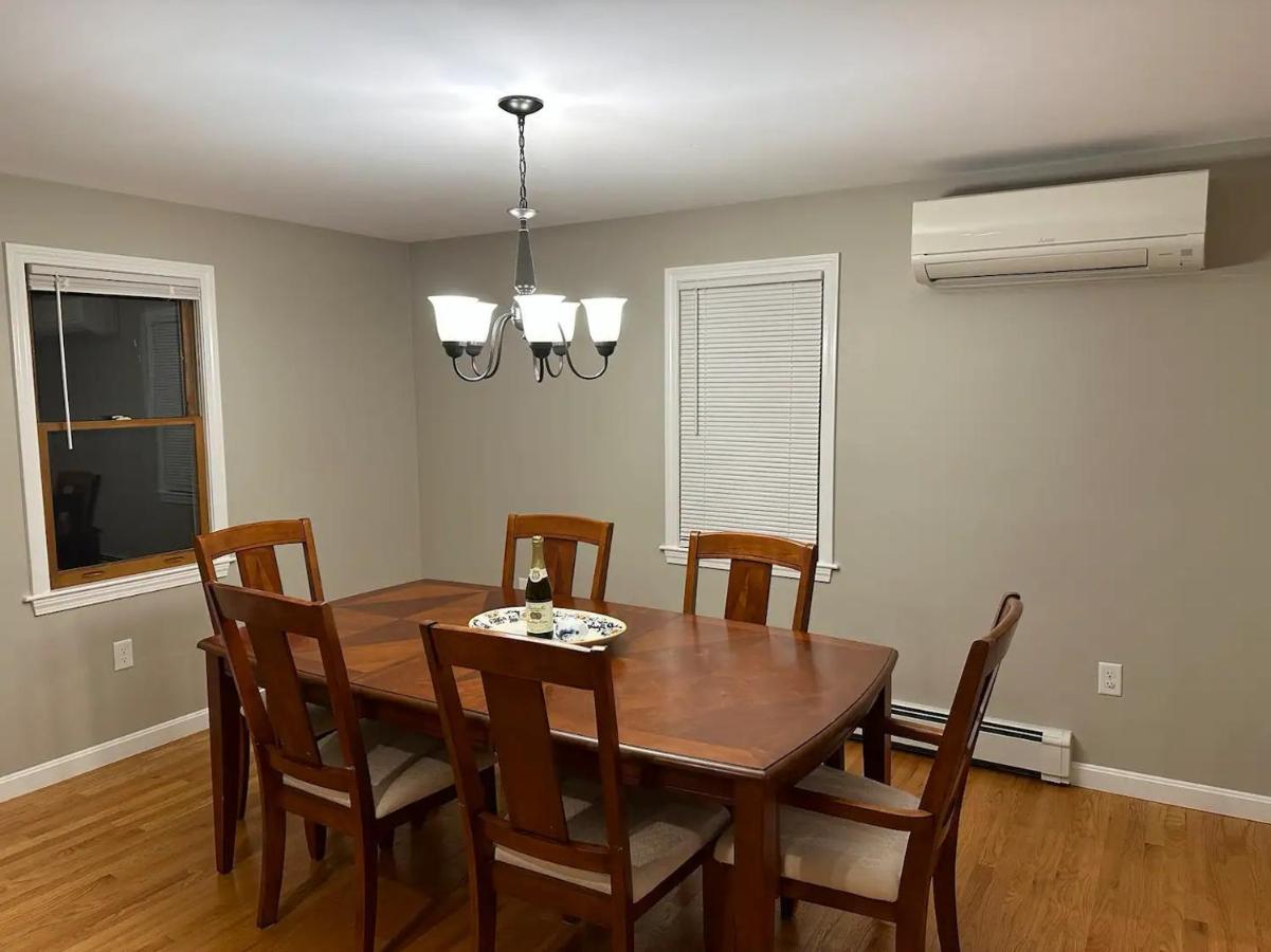 Séjour chez l'habitant In Single Family House - Suburban Neighborhood In *