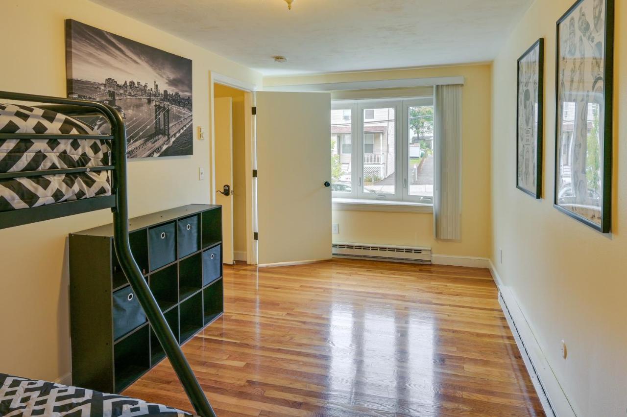 Duplex With Foosball Table 11 Mi To Downtown Apartamento