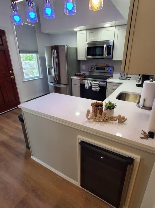 Newly Renovated -2 Bedroom Appartement