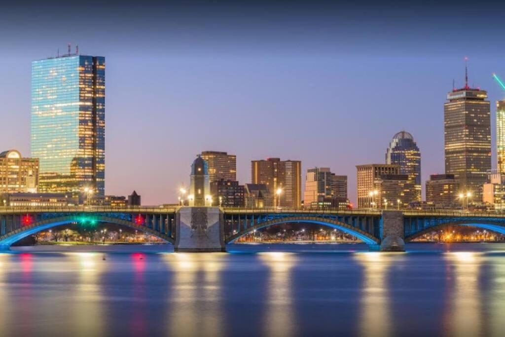 Luxury - Pet Friendly 3bd, 3ba South End Apartamento *