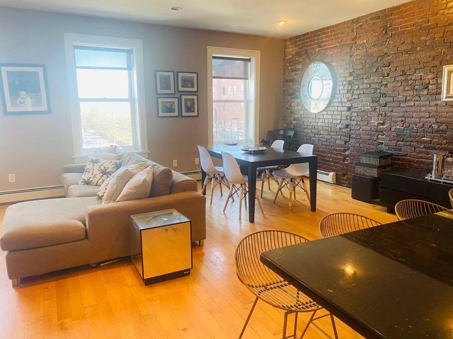 Harbor Views Modern North End Free Parking! Appartement Boston