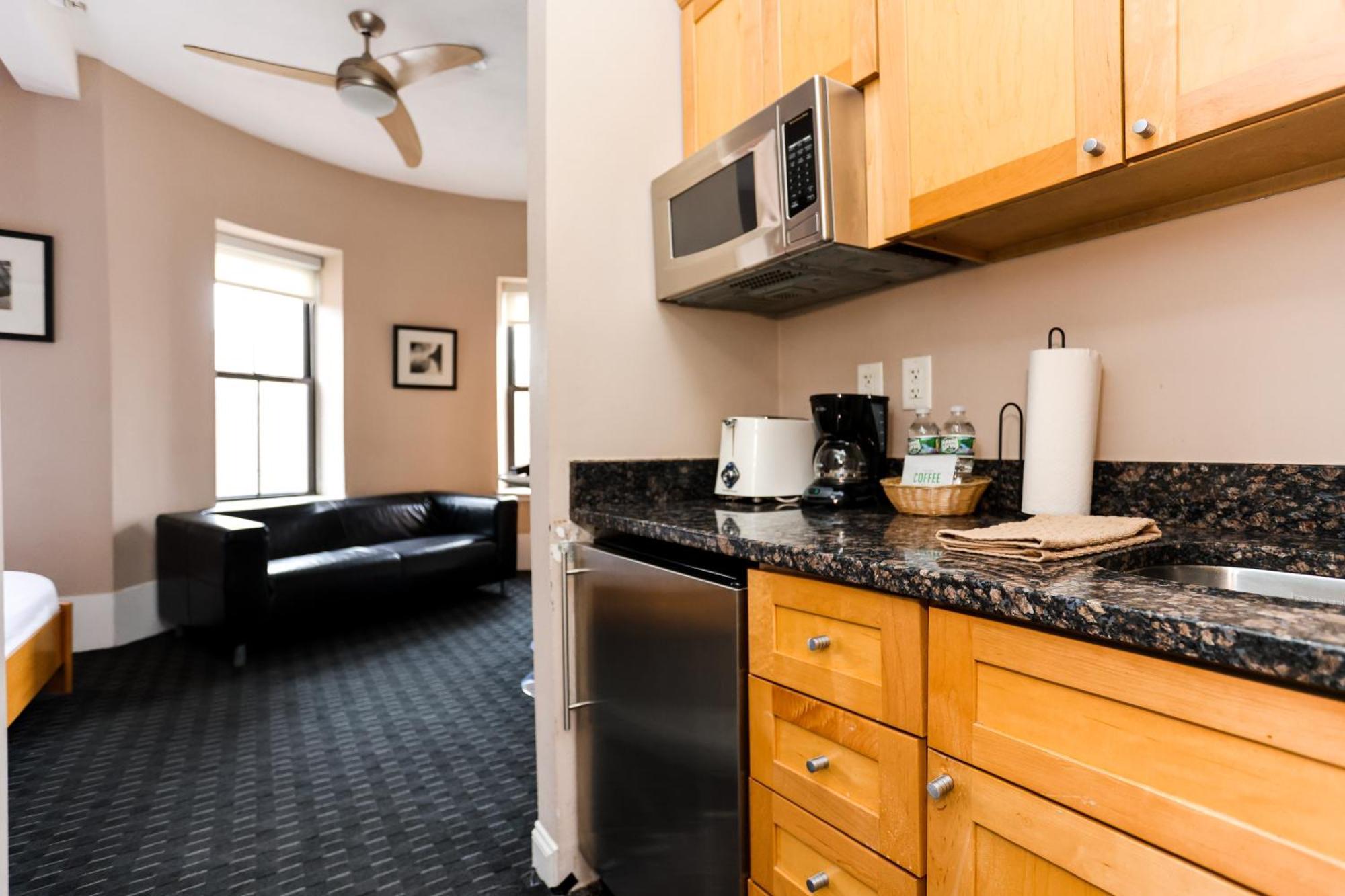 Apart-hotel Stylish Downtown In The Southend, C.ave #24