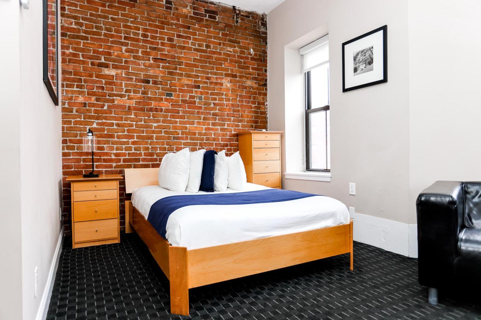 Stylish Downtown In The Southend, C.ave #24