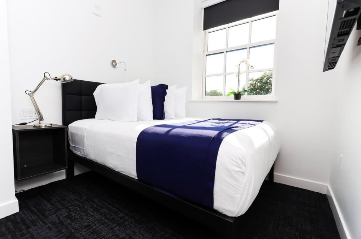 Modern In Fenway Neighborhood Apartment Boston