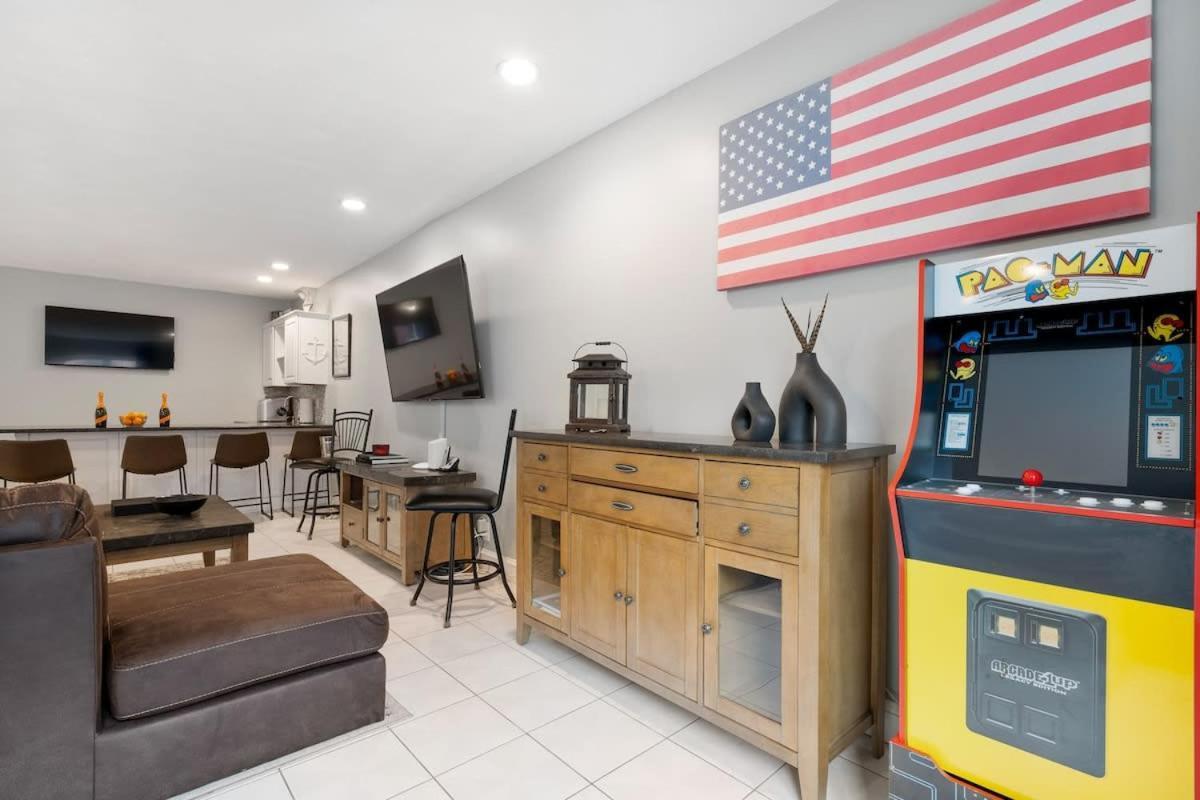 Casa de Férias Heart Of Southie - Hot Tub + Walk To Bars *
