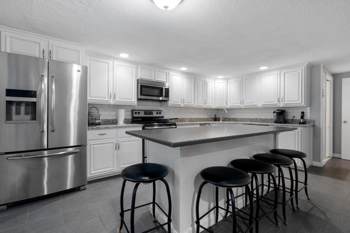 Heart Of Southie - Hot Tub + Walk To Bars Holiday home