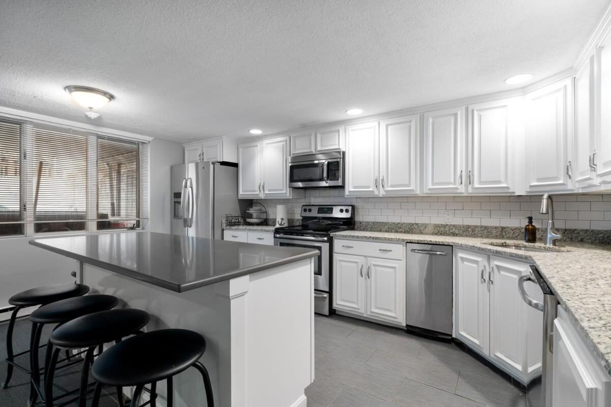 Holiday home Heart Of Southie - Hot Tub + Walk To Bars Boston