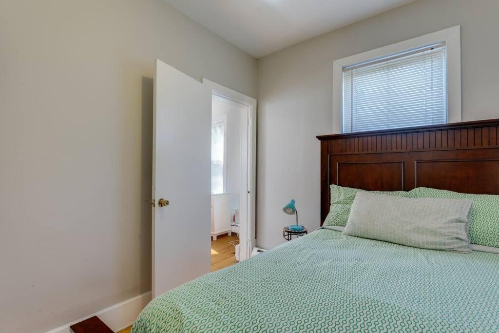 Apartment New! Near Mbta, 3 Mi To Fenway!