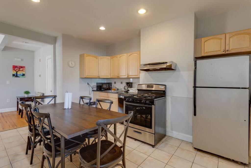 New! Near Mbta, 3 Mi To Fenway! Apartment *