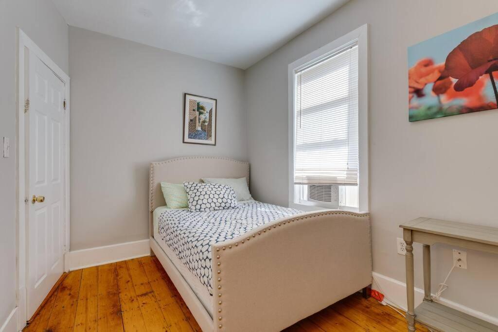 Apartment New! Near Mbta, 3 Mi To Fenway!