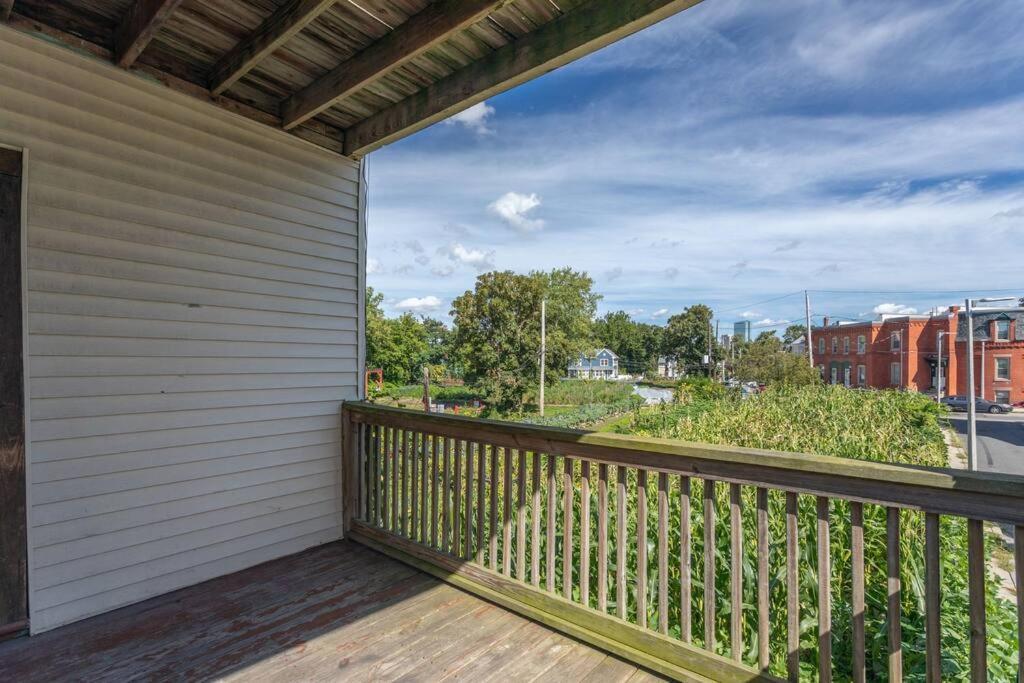 Apartment New! Near Mbta, 3 Mi To Fenway! Boston